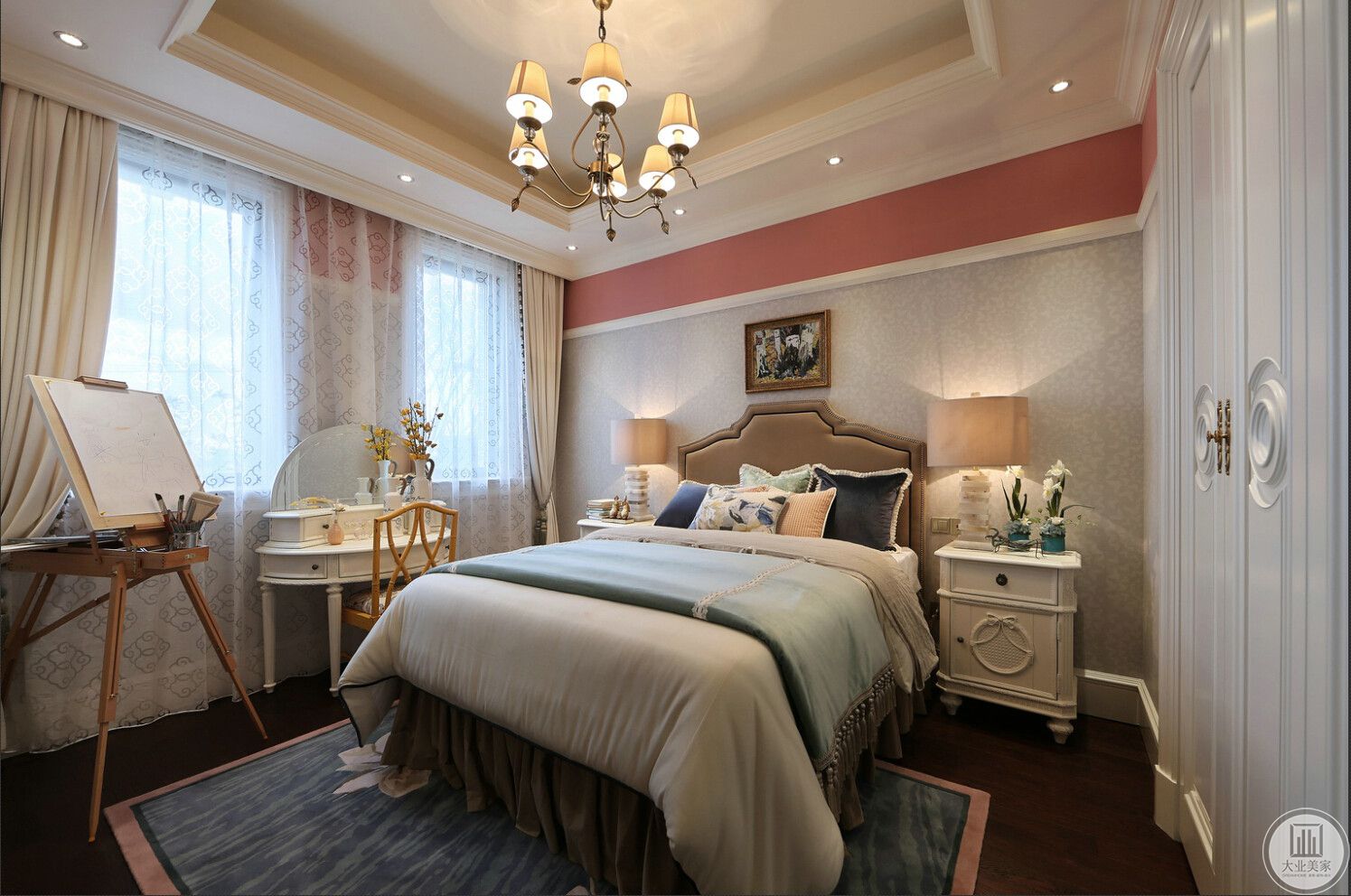 卧室采用白色色调，更优雅含蓄。