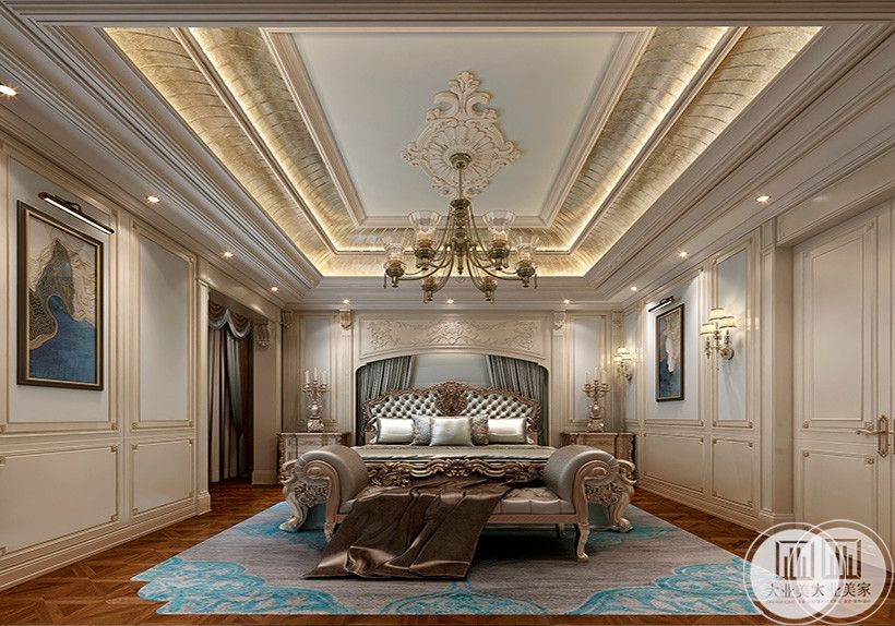 卧室注重对舒适融洽私人空间氛围的营造，设计师采用高级灰的床搭配米黄色窗帘点缀为整个卧室增添一丝浪漫色彩。