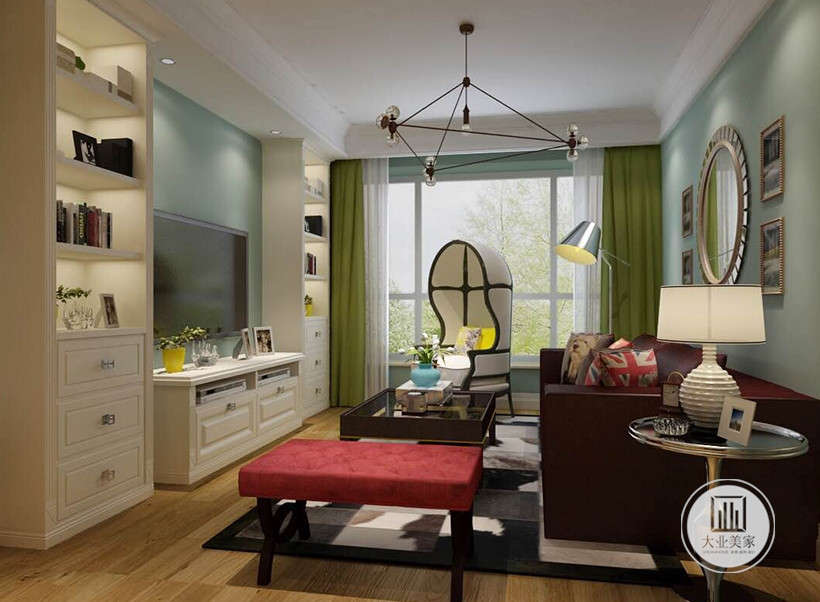 客厅的沙发与主色调形成鲜明的对比，高雅、舒适、简单。