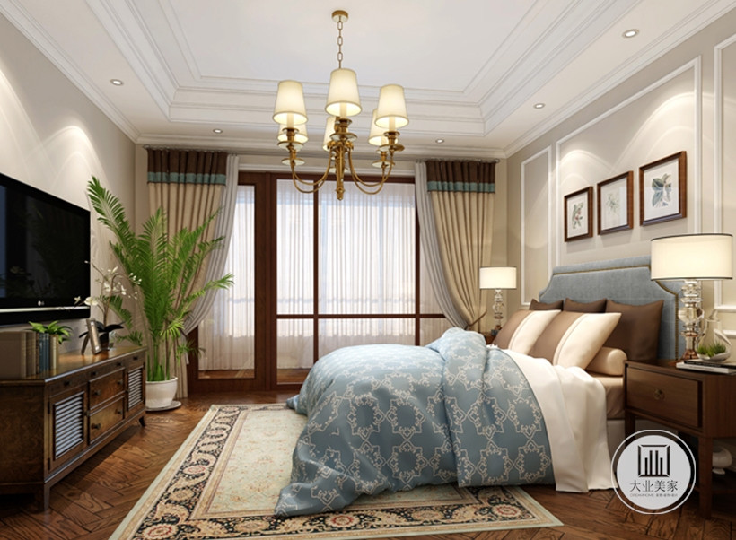 卧室注重对舒适融洽私人空间氛围的营造，设计师采用高级灰的床搭配米色窗帘点缀为整个卧室增添一丝浪漫色彩。