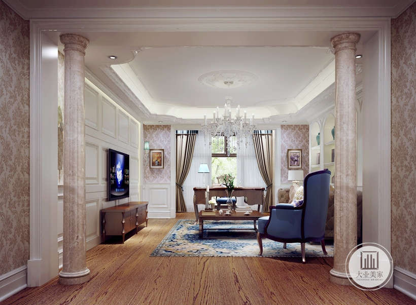 客厅空间的布置重点在于家具协调、对称的技巧，让每一个细节的铺排，鲜花进行点缀，都呈现出令人感觉舒适的气氛。